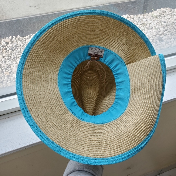 Sun hat with bow - Picture 3 of 5